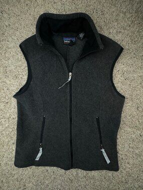 Patagonia Synchilla Women’s Gray Fleece Vest Medium Canada Made Full Zip Pockets